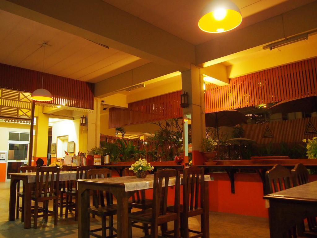 Phusiri Place Chiang Mai Exterior foto