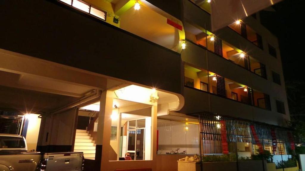 Phusiri Place Chiang Mai Exterior foto