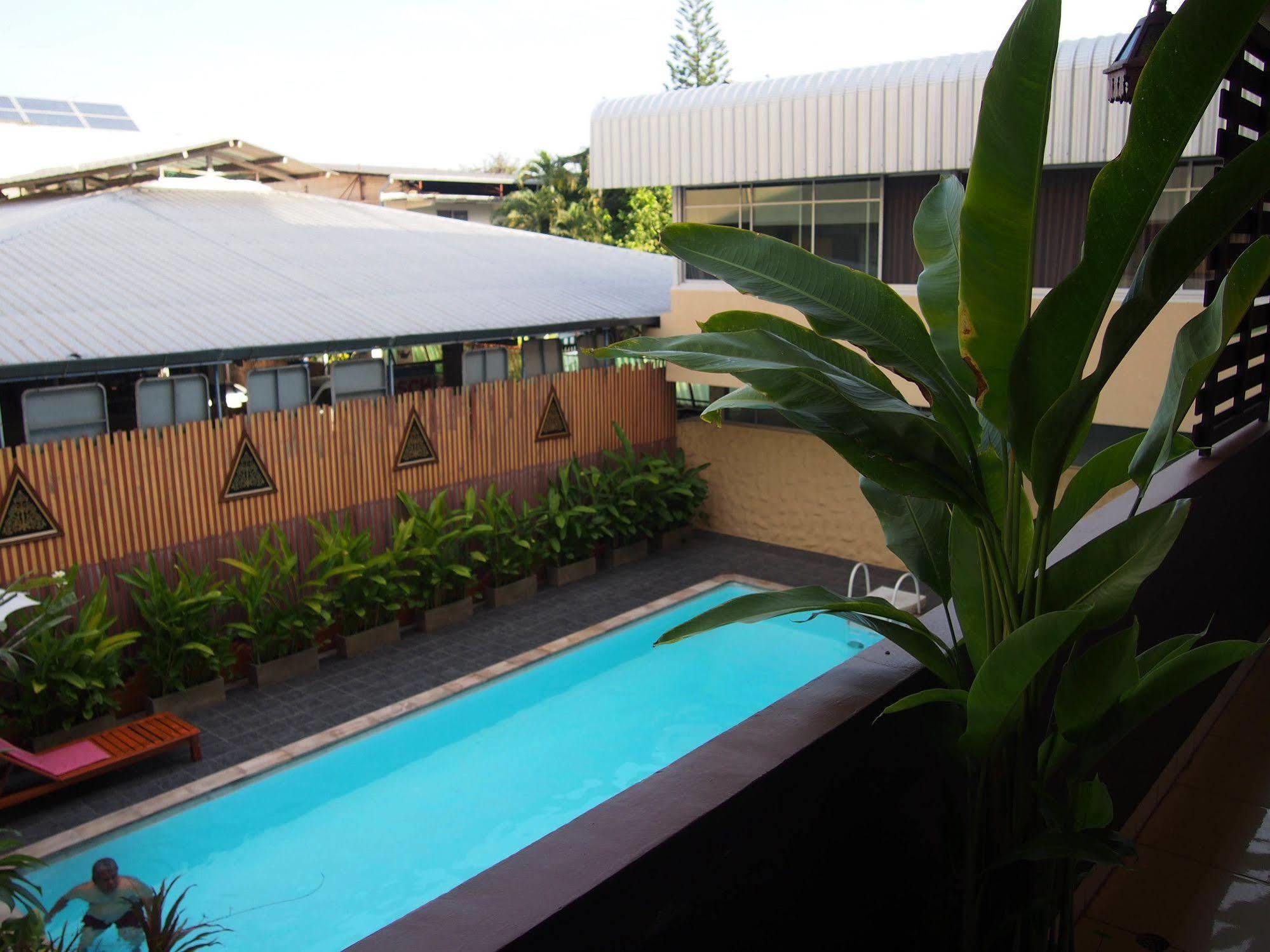 Phusiri Place Chiang Mai Exterior foto